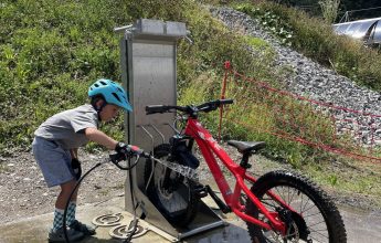 Borne de lavage VTT à Morillon 1100 Les Esserts