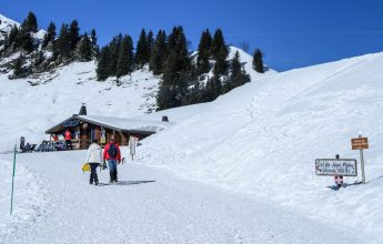 Balade en raquettes La Bourgeoise depuis le chalet d’accueil de Joux Plane